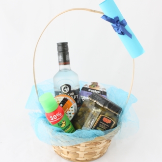 Корзина-поздравление с водкой в Дедовске
